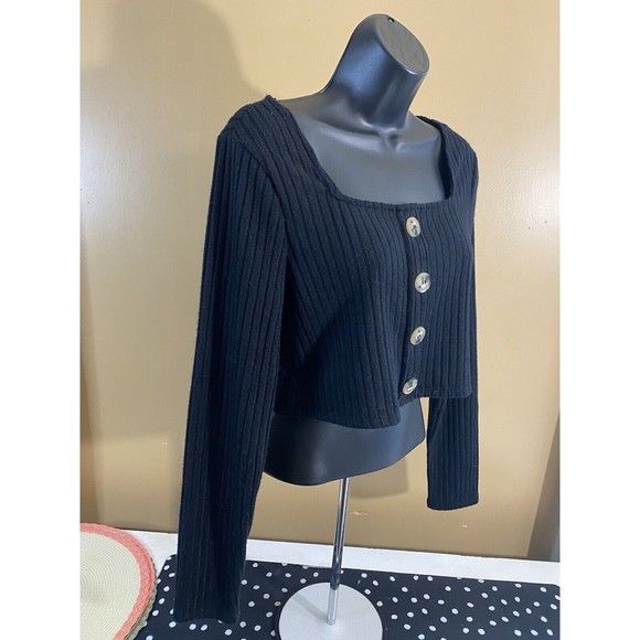 No Comment. Women’s Black  4 Button From Front Long sleeve Crop Top Size L - Picture 8 of 16